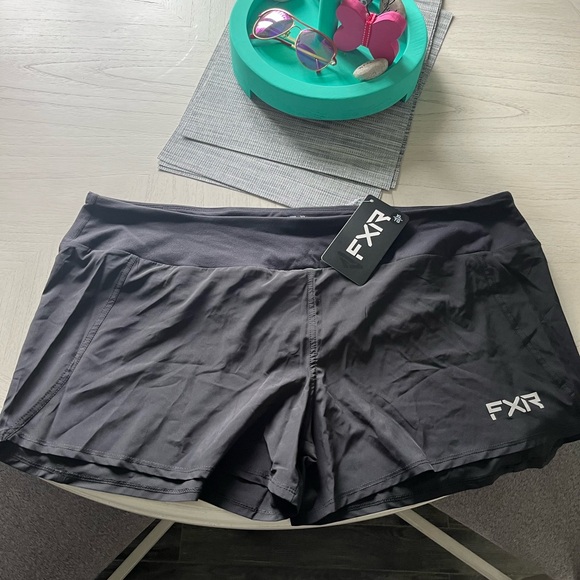 Ladies FXR Shorts with built in liner . New never worn size XL true to size - Picture 2 of 2